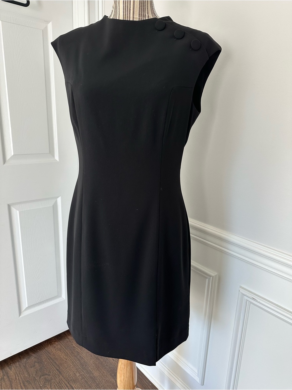 Kay Unger New York Black Sheath Dress Size 12 High Neck Career Cocktail